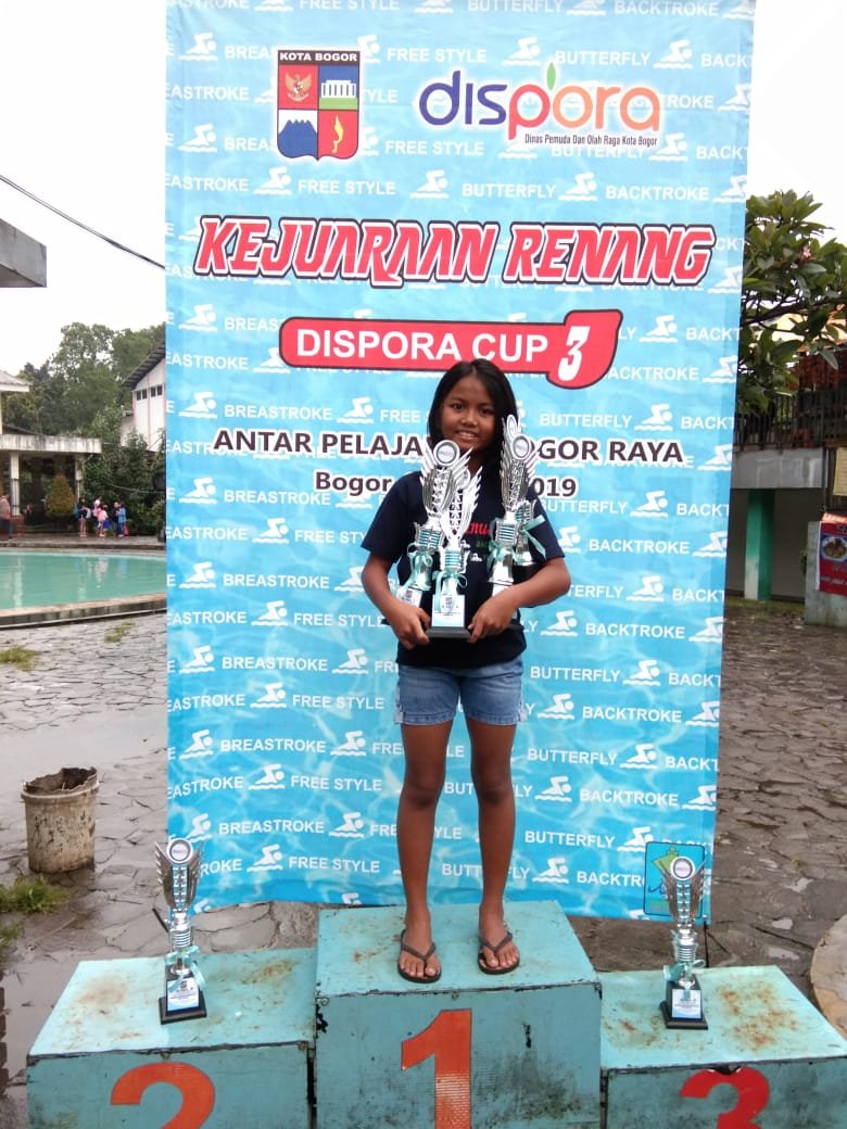 MENJUARAI RENANG KABUPATEN BANYUWANGI